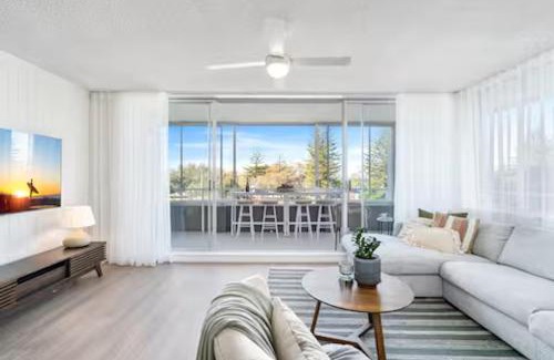 Broadbeach Apartment | Beachfront Bliss 2BR Broadbeach