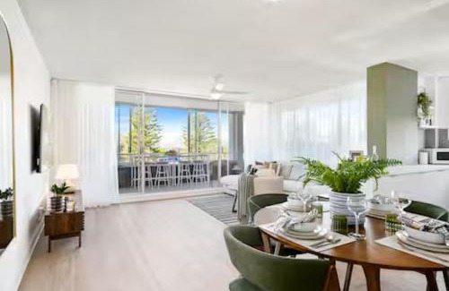 Broadbeach Apartment | Beachfront Bliss 2BR Broadbeach