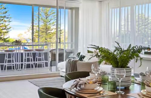 Broadbeach Apartment | Beachfront Bliss 2BR Broadbeach