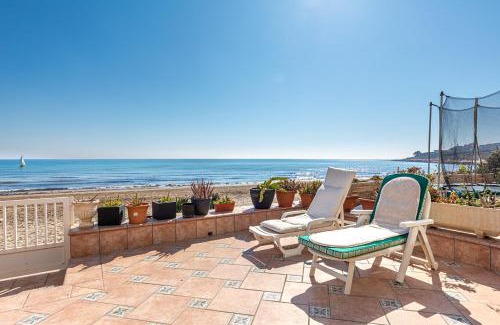 Cabo de las Huertas House | Beachfront Bliss: Apartamento a pie de playa