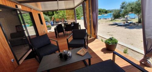 Tisno Resort | Beachfront Bliss - Vortex2VB