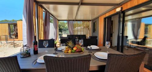 Tisno Resort | Beachfront Bliss - Vortex2VB