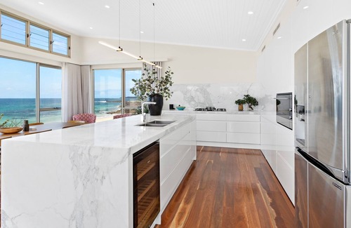 Shellharbour House | Beachfront Bliss - Your next getaway on the beach