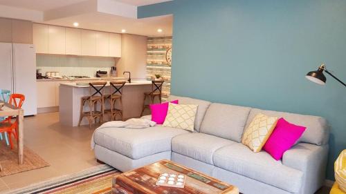 Huskisson Apartment | Beachfront Boogaloo