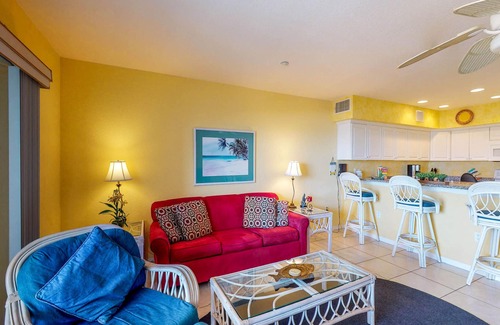 Independence Square Condo | Beachfront condo with washer/dryer, pool & hot tub - dog-friendly