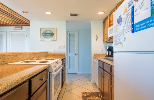 South Padre Island Condo | Beachfront condo with pool, hot tub & sundeck!