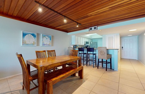 South Padre Island Condo | Beachfront Condo w/Pool, Balcony & Stunning Gulf Views - Steps to Beach