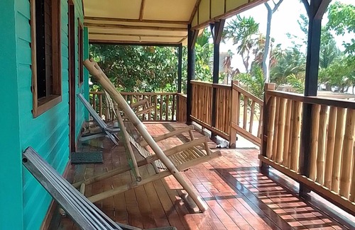 Gales Point Apartment | Beachfront Cabana Apartment 6 with Free Access to Swimming Pool, WIFI …