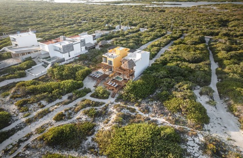 Chuburna Puerto House | Beachfront Casa Chuburná Dunas