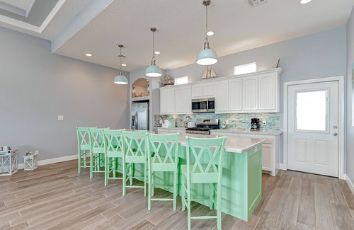 Port Bolivar House | Beachfront Compound: 2 Homes, 2 Pools, Sleep 26!