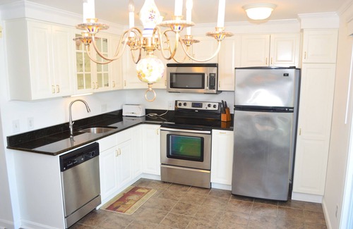 Narragansett Pier Condo | Beachfront Condo with Views