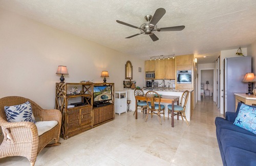 Maalaea Condo | Beachfront Condo with Stunning Ocean Views Al Fresco Dining and Pool Access