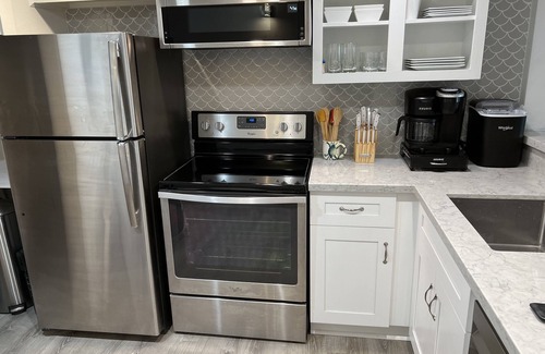Galveston Condo | Beachfront condo with stunning ocean views. Pet-Friendly!