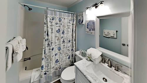 Myrtle Beach House | Beachfront Condo with an Outdoor Pool BBQ Area