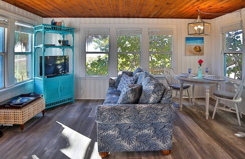 Treasure Island House | Beachfront Cottage - ON the Beach! A Break From The Usual Condo Or Hotel.