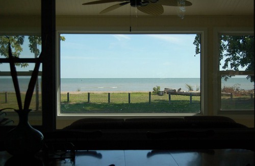 Turkey Point Cottage | Beachfront Cottage and Boat channel access