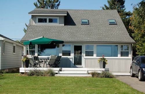 Turkey Point Cottage | Beachfront Cottage and Boat channel access