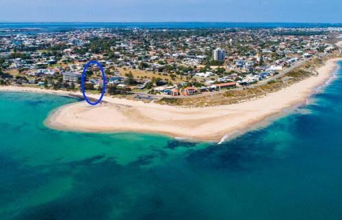 Halls Head House | Beachfront Family Favourite Home with Pool & Views
