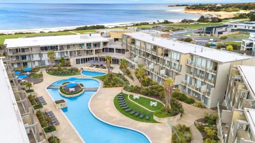 Torquay House | Beachfront Getaway