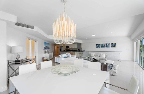 Oranjestad-West Condo | Beachfront - Grand Regency 5BR condo - BG131