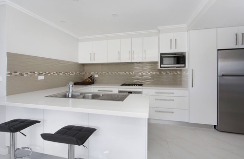 Warilla Apartment | Beachfront Ground Floor Apartment with Garden + Panoramic Views