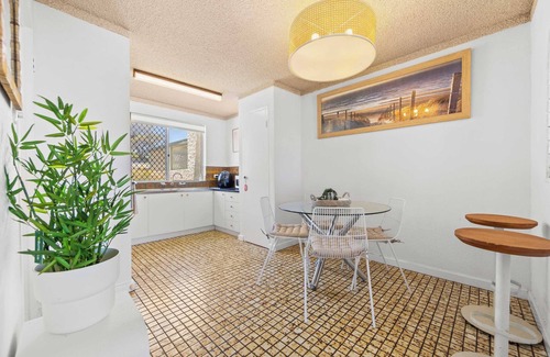 Halls Head House | Beachfront Haven with Stunning Views