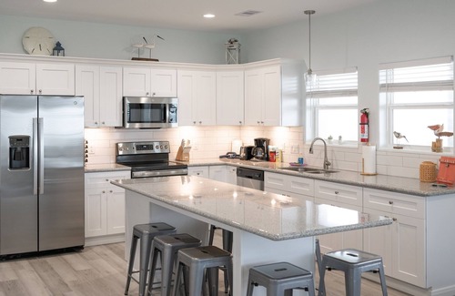 Gilchrist House | Beachfront + Heated Pool, Rare Find