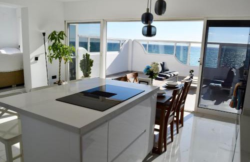 Torreblanca Apartment | Beachfront Heaven Apartment - Carvajal Beach