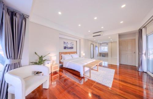 Na Chom Thian Villa | beachfront holiday home, private beach, front-line sea view villa