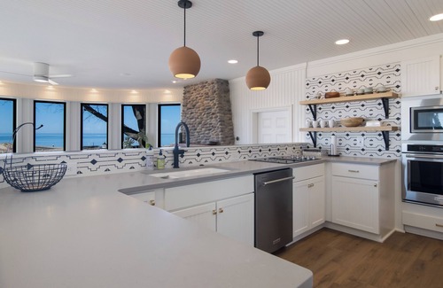 Frankfort House | Beachfront Home on Lake Michigan beach. Spectacular sunsets, walk to downtown.