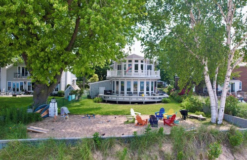 Frankfort House | Beachfront Home on Lake Michigan beach. Spectacular sunsets, walk to downtown.