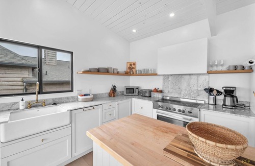 Kiwanda Shores House | Beachfront Home w/Amazing Views, Large Deck, Easy Beach Access, Close to Town