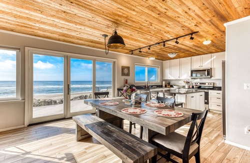 Neskowin House | Beachfront home with ocean-view hot tub & wood-burning fireplace - dog-friendly