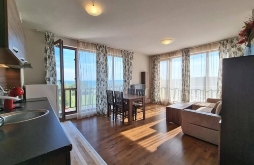 Burgas Apartment | Beachfront hotel Diamond beach, Apartment Alkor ,Sarafovonдостъп летище на 2 км
