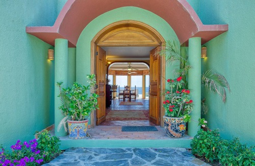 Los Barriles Villa | BEACHFRONT HOUSE LOS BARRILES - Prime location - Two blocks from restaurants