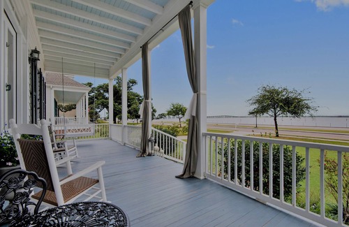 Old Town House | BEACHFRONT IN OLD TOWNE! SLEEPS 12