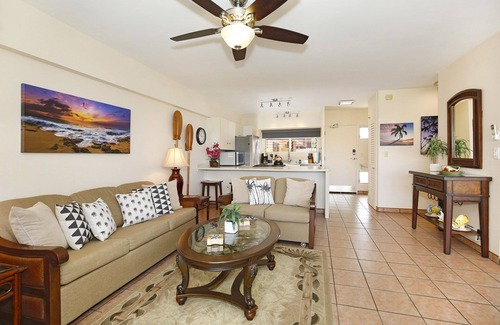 Waikiki Condo | Beachfront Location with GREAT View! Washer/Dryer, Washlet, A/C, Wi-Fi!