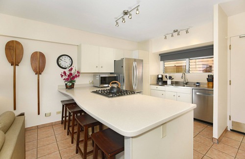 Waikiki Condo | Beachfront Location with GREAT View! Washer/Dryer, Washlet, A/C, Wi-Fi!