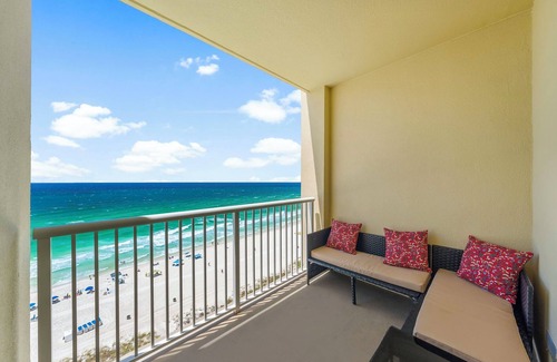 Panama City Beach Condo | Beachfront Luxury – Gulf-Front Pool, Hot Tub, Sleeps 6, Free Activities Daily