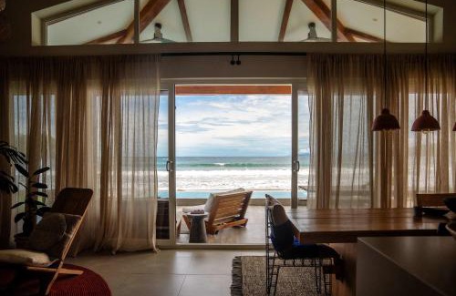 Las Escobas del Venado Villa | Beachfront Luxury and Pool 4BR Villa Linda