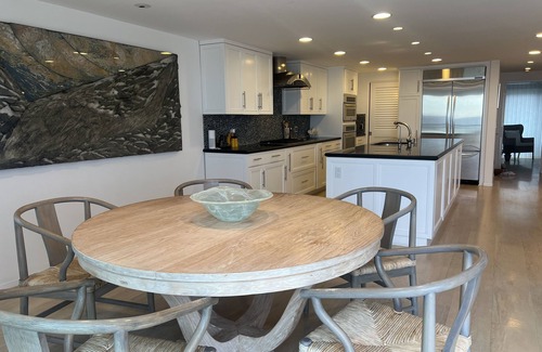 Hollywood Beach House | Beachfront Luxury Getaway on the sands of pristine Hollywood Beach - Sleeps 10!