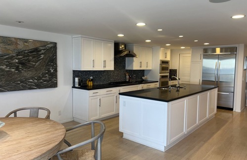 Hollywood Beach House | Beachfront Luxury Getaway on the sands of pristine Hollywood Beach - Sleeps 10!