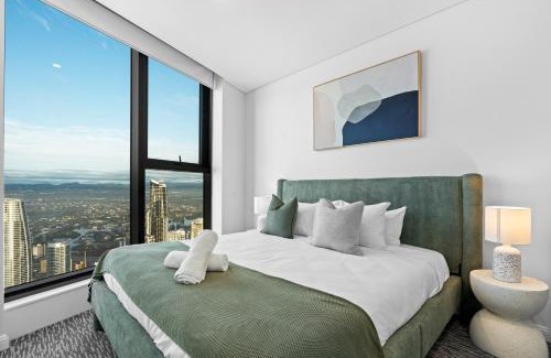 Surfers Paradise Apartment | Beachfront Luxury Skyhome Ocean 3BR with Parking