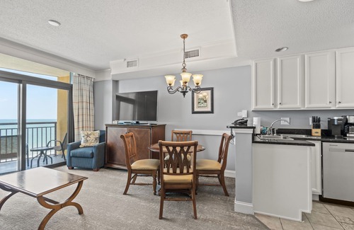 Myrtle Beach Condo | BEACHFRONT ~ Luxury Hilton Resort~ 100+5 Stars! ~ Tiki Bar Lazy River 8th Floor