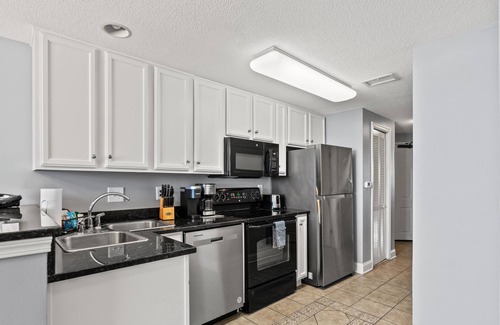 Myrtle Beach Condo | BEACHFRONT ~ Luxury Hilton Resort~ 100+5 Stars! ~ Tiki Bar Lazy River 8th Floor