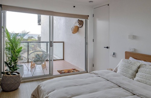 Sunshine Coast Apartment | Beachfront, ocean view apartment,