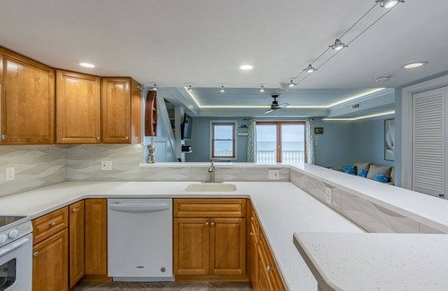 Sea Isle City Condo | Beachfront, Ocean Views in the heart of downtown