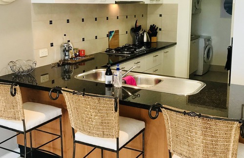 Rockingham Apartment | Beachfront Ocean Views