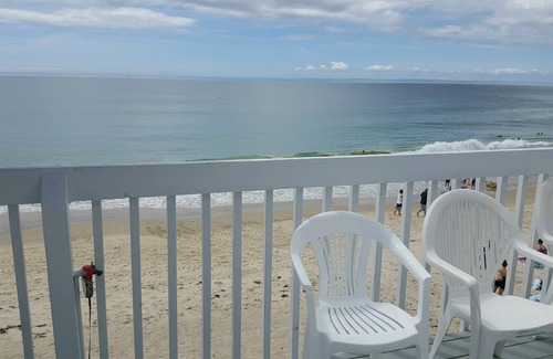 Misquamicut Condo | Beachfront/Oceanfront Timeshare Unit available JULY