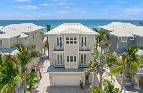 Bradenton Beach House | Beachfront Paradise - direct access to the Gulf